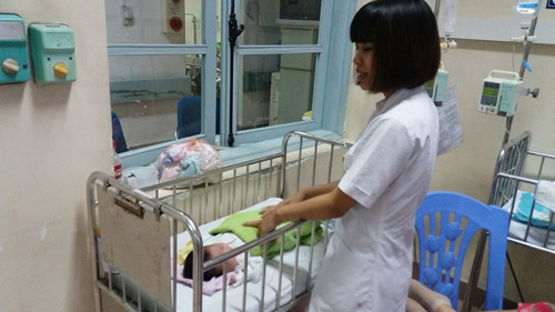 Hà Nội: Sản phụ vào viện sinh con rồi lẳng lặng bỏ đi - 1