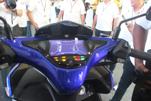 Yamaha NVX 2017 ra mắt ở Malaysia giá 46,5 triệu đồng - 4