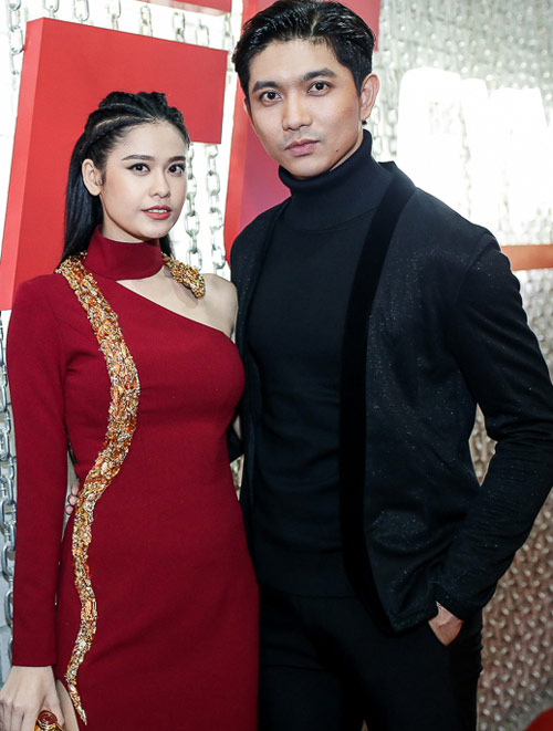 Tú Anh, Phạm Hương so váy "thiên nga" xuyên thấu mê người - 3