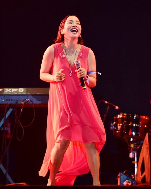 Tú Anh, Phạm Hương so váy "thiên nga" xuyên thấu mê người - 8