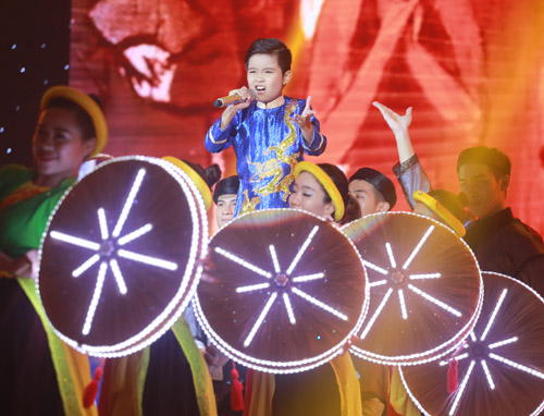 "Viên ngọc quý" của Đông Nhi đăng quang The Voice Kids 2016 - 3