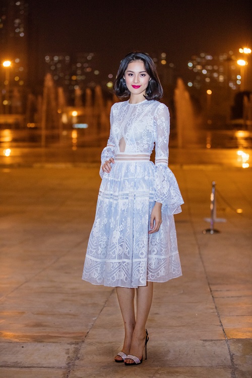 Kỳ Duyên khoe lưng trần, vai nõn sexy với gam đỏ rực - 4