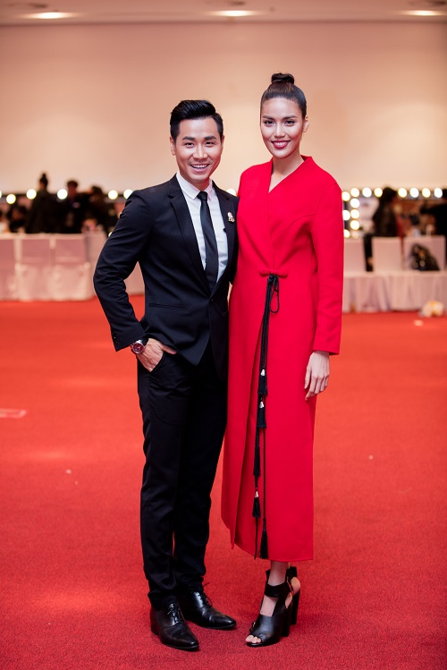 Kỳ Duyên khoe lưng trần, vai nõn sexy với gam đỏ rực - 10