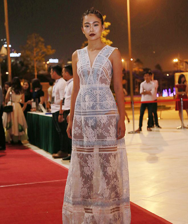 Kỳ Duyên khoe lưng trần, vai nõn sexy với gam đỏ rực - 11