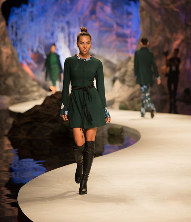 Kỳ Duyên khoe lưng trần, vai nõn sexy với gam đỏ rực - 8