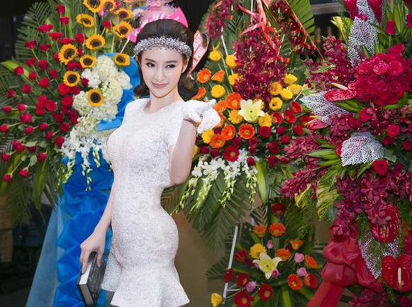 Loạt mỹ nhân Việt bị nghi "độn mông" dù vòng 3 căng đầy - 3