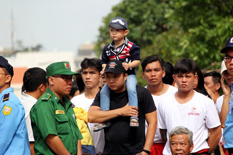 Mãn nhãn xem “Lân lên mai hoa Thung” trên phố đi bộ - 12