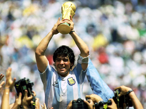 Mừng sinh nhật Maradona 56 tuổi: Vĩ nhân sân cỏ - 2