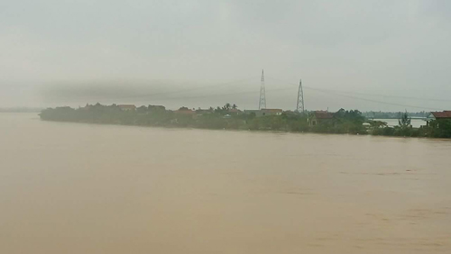 Quảng Bình: Nước sông đột ngột dâng cao, nguy cơ lũ chồng lũ - 1