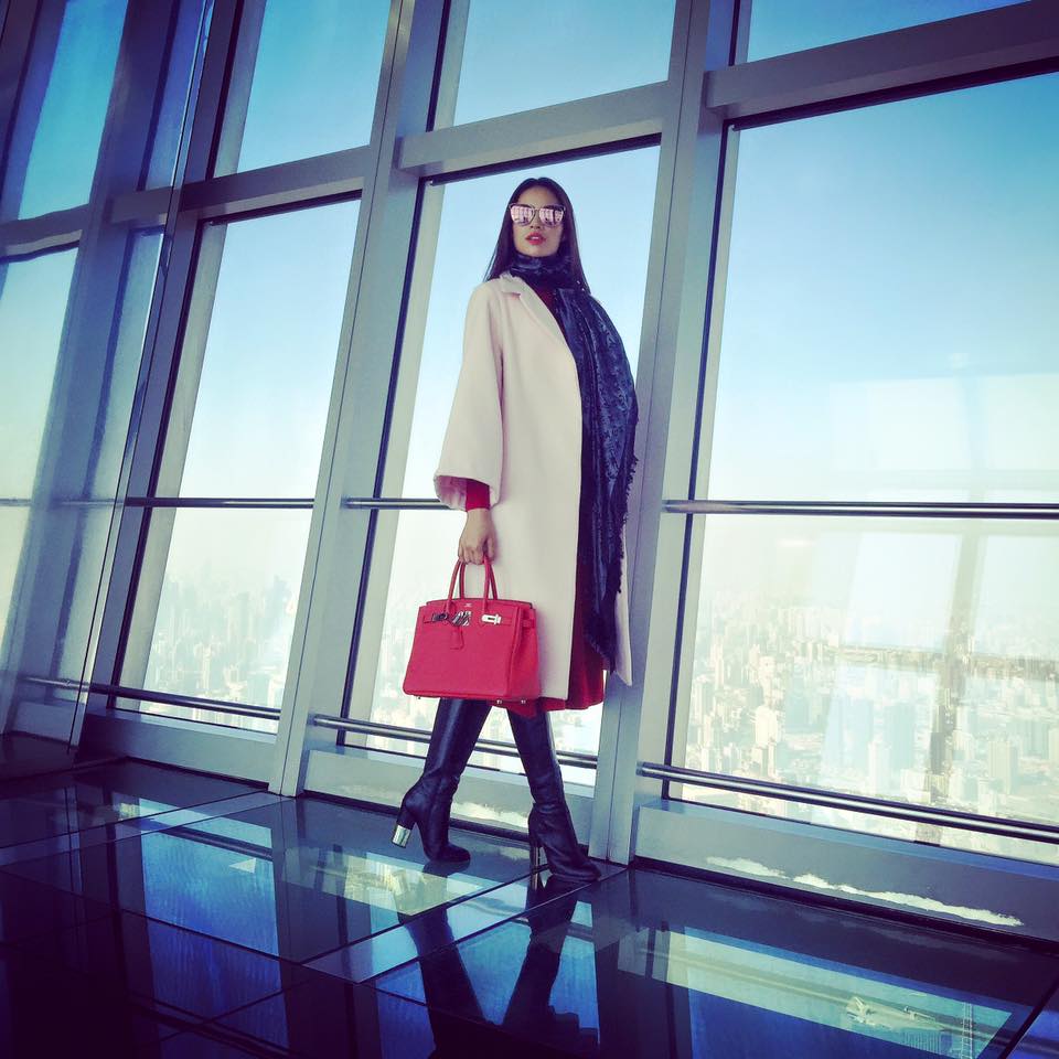 Phạm Hương sang chảnh hết nấc với kho hàng hiệu tiền tỷ - 1