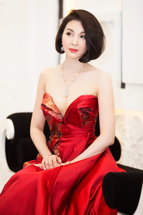 5 mỹ nhân Việt U50 "dìm hàng" gái trẻ không thương tiếc - 5