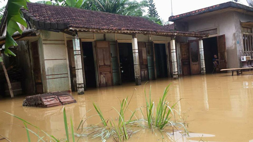 Quảng Trị: Lũ bất ngờ, hàng ngàn hộ dân bị chìm trong biển nước - 2
