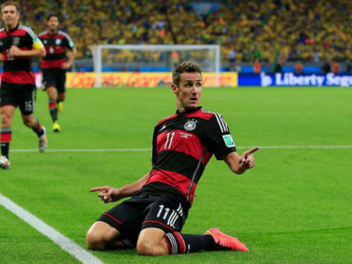 Kỷ lục gia World Cup Klose treo giày: Tạm biệt 1 huyền thoại - 1
