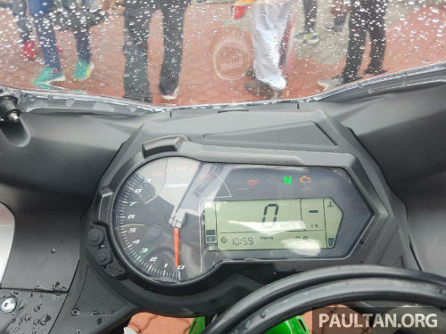 2017 Benelli 302R và TnT135 lộ diện khiến phái mạnh “thèm” - 7