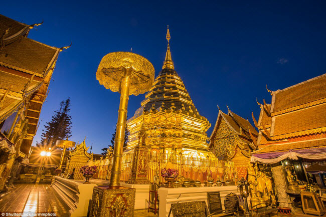 Chùa Wat Phra That Doi Suthep là một trong những điểm du lịch hấp dẫn nhất tại thành phố Chiang Mai, Thái Lan.