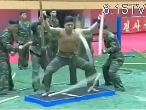 Kung-fu lính Triều Tiên: Dao, sắt, đá…chỉ là xốp - 4