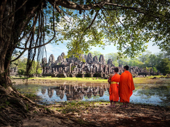 Được tạp chí du lịch Lonely Planet bình chọn là điểm đến hấp dẫn nhất thế giới, khu đền cổ Angkor Wat ở Siem Reap (Campuchia) là lựa chọn không thể bỏ qua đối với những bạn đi du lịch một mình.