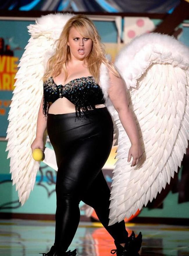 Rebel Wilson sinh năm 1980 tại Sydney, Australia. Hiện nữ diễn viên đang sở hữu cân nặng lên tới 132kg.