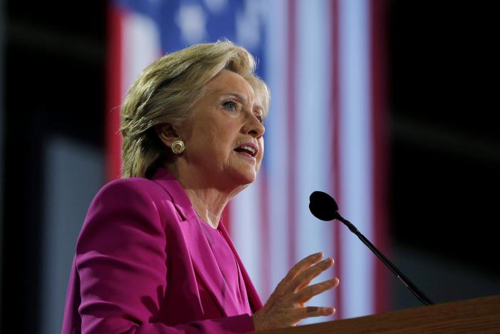 Phe Dân chủ lo lắng khi Trump bám đuổi sít sao Clinton - 2