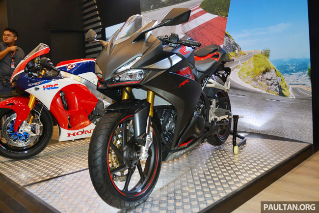 Mẫu mô tô thể thao sportbike 250cc hoàn toàn mới Honda CBR250RR được Honda chính thức tung ra từ Indonesia, bởi công ty liên doanh PT Astra Honda Motor vào cuối tháng 7 năm nay.