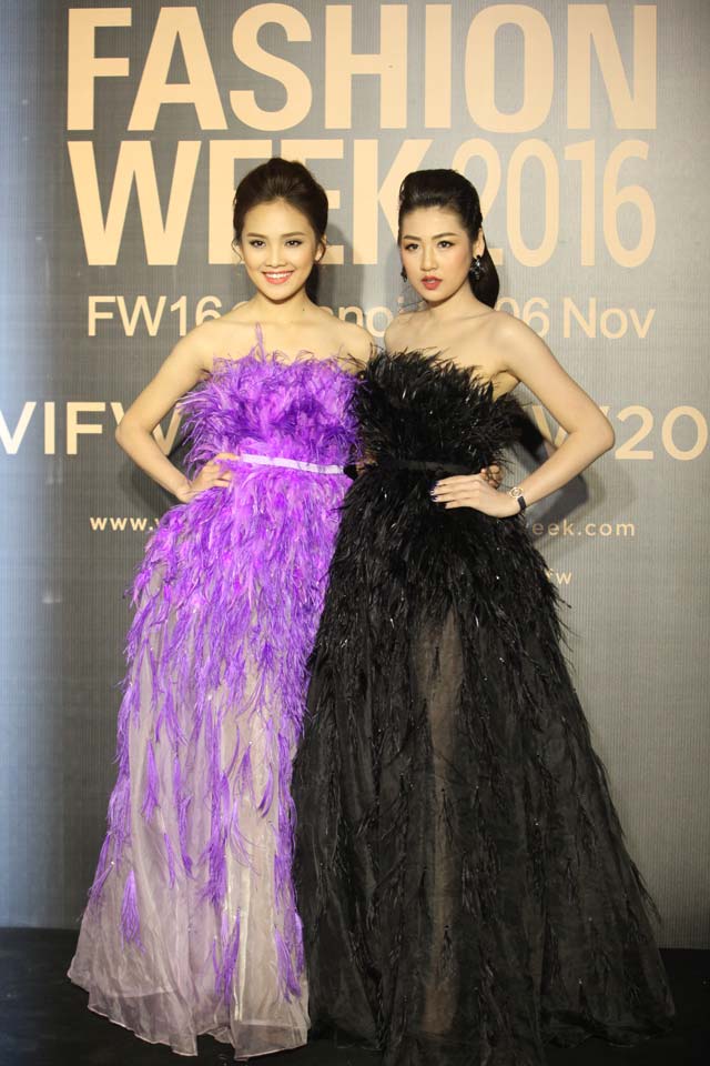 Dàn hoa, á hậu kiêu sa trên thảm đỏ Vietnam International Fashion Week - 7