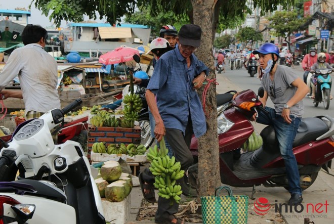 Có một chợ nổi miền Tây giữa Sài Gòn - 11