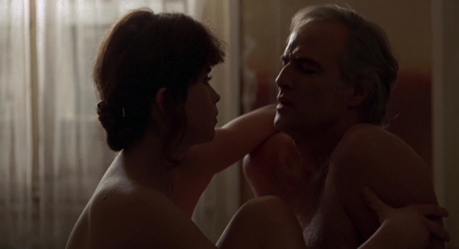 Last Tango in Paris (1972) khiến người xem bị ám ảnh bởi những cảnh nóng trần trụi do Marlon Brando và Maria Schneider thể hiện.