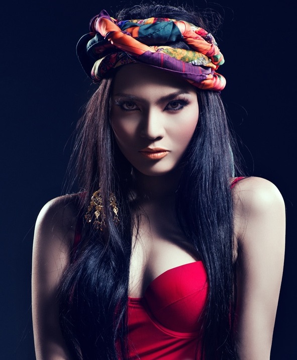 Trương Thị May nóng bỏng "khiêu khích" với làn da bánh mật - 9