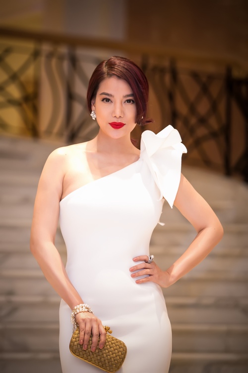 Midu, Nam Em đẹp lộng lẫy trên thảm đỏ Hà Thành - 12