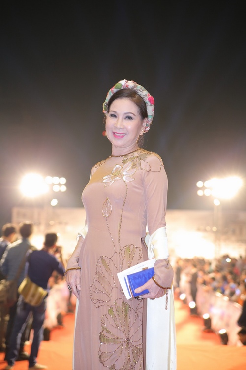 Midu, Nam Em đẹp lộng lẫy trên thảm đỏ Hà Thành - 7