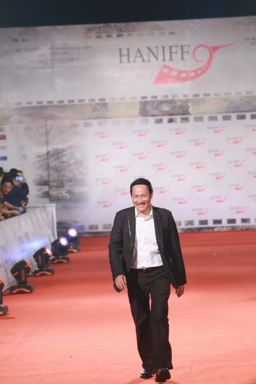 Midu, Nam Em đẹp lộng lẫy trên thảm đỏ Hà Thành - 6