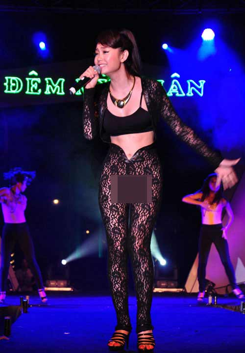 Váy áo khiến mỹ nữ Việt bị hiểu nhầm hở hang - 12