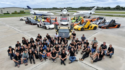 Gia Lai Team khoe dàn siêu xe Lamborghini khủng trên đất Mỹ - 1