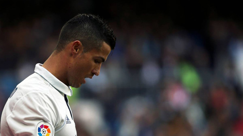 Real Madrid: Ronaldo hợp đồng mới, phong độ cũ - 1