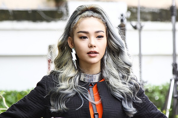 Top 4 kiều nữ Việt nhuộm màu tóc nào cũng đẹp mê hồn - 9