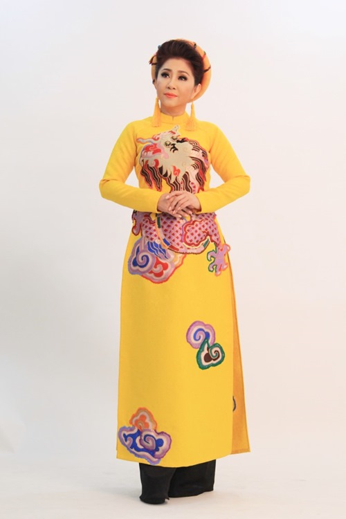 Nghệ sĩ Ngọc Huyền bất ngờ về Việt Nam ngồi "ghế nóng" - 4