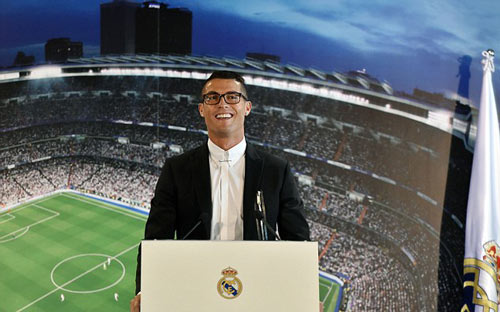 Ronaldo ký hợp đồng mới với Real, 1 bàn đủ mua biệt thự - 1