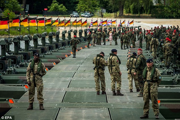 30 vạn quân NATO ở tình trạng cảnh giác cao với Nga - 1