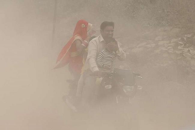 Ấn Độ ô nhiễm không khí tệ nhất 20 năm qua - 1