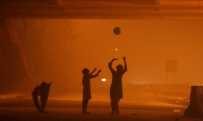 Ấn Độ ô nhiễm không khí tệ nhất 20 năm qua - 7