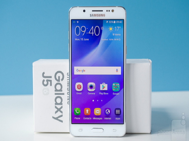 Samsung Galaxy J5 bất ngờ phát nổ - 1