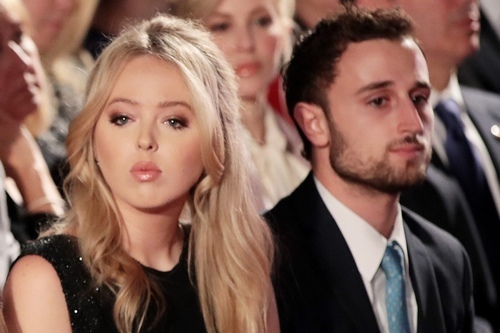 Cô út đẹp như tiên của tỷ phú Trump gây choáng với cuộc sống giàu "không tưởng" - 7