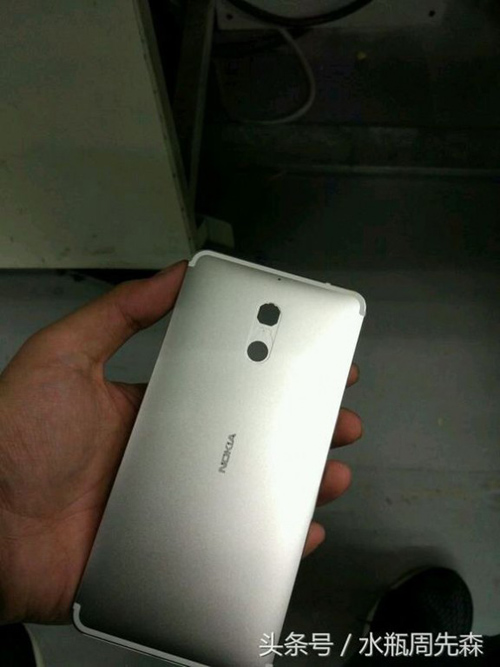 Trên tay ảnh thực tế Nokia D1C, vỏ kim loại - 1