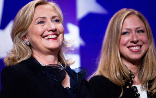 Đọ sắc 2 ái nữ "vàng" của Donald Trump và Hillary Clinton - 10