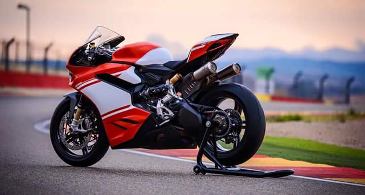 Ducati 1299 Superleggera - Superbike trọng lượng nhẹ, giá &#34;khùng&#34; - 3