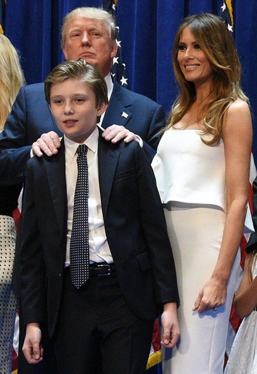 Cậu út nhà Donald Trump mới 10 tuổi đã ra dáng soái ca - 2