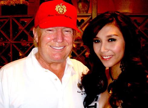 Á hậu Việt chụp ảnh cùng Donald Trump và catwalk quá đỉnh - 1