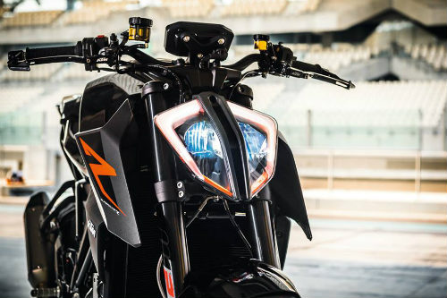 2017 KTM 1290 Super Duke R hiện đại, hùng mạnh hơn - 4