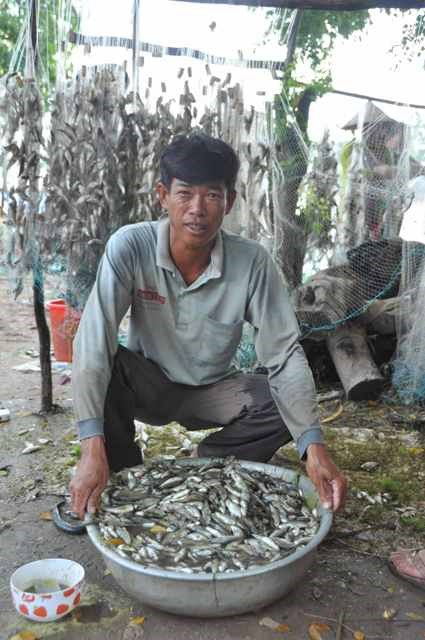 Khấm khá từ cá linh mùa lũ muộn - 7