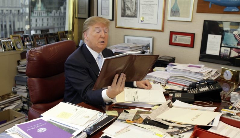 Tân Tổng Thống Mỹ Donald Trump không sử dụng laptop - 1